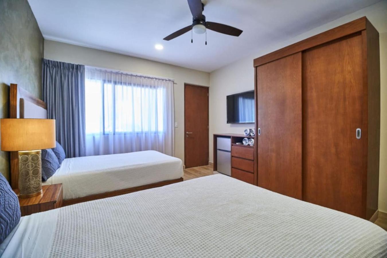 Luxury 2bd Rooftop Pool Jacuzzi Gym Sauna Y